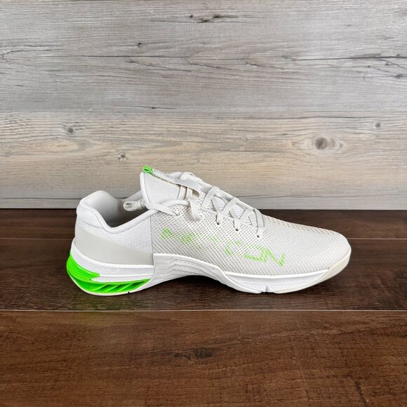 Nike Metcon 8 Mens Size 9.5 Phantom Light Orewood Brown Green Strike DO9328 006 - Picture 6 of 9